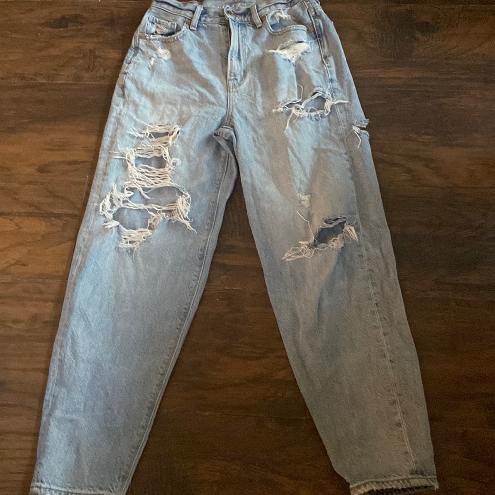 American Eagle Relaxed Mom Jean